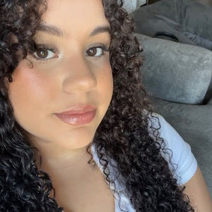 Meet your Posher, Demitra